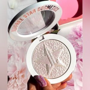 Jeffrey Star Lick my Glit highlighter